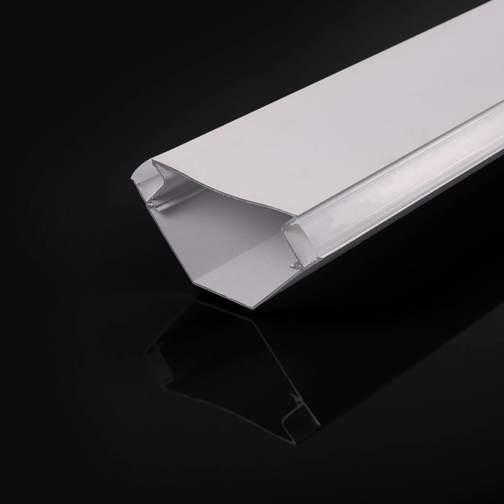 Dvigubas LED juostos profilis kampams – paviršinis – 67x67mm – su difuzoriumi – 2 metrai
